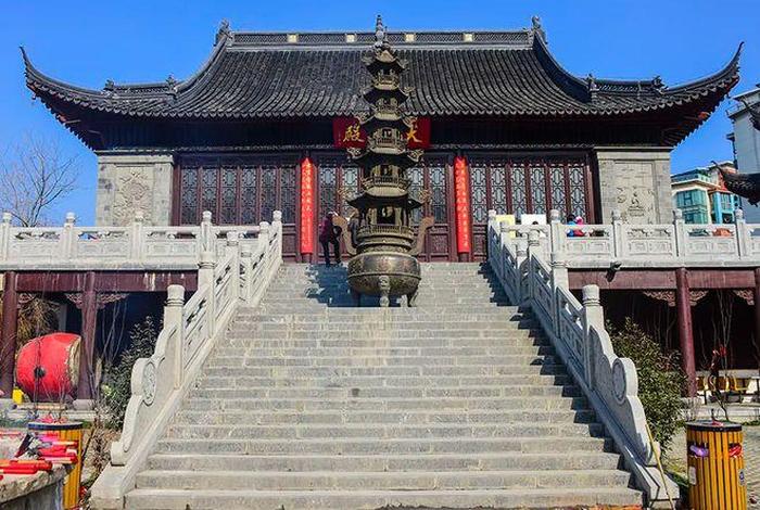 为什么学校里有庙，学校为什么旁边多有寺庙