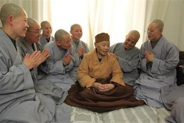 佛教师父与弟子日常交流 - 佛教师父与师傅的区别