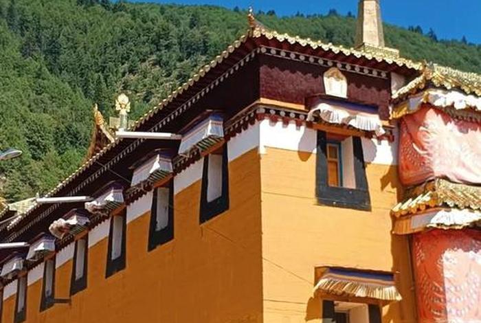 卓仑贡巴（卓尼县贡巴寺全景图）