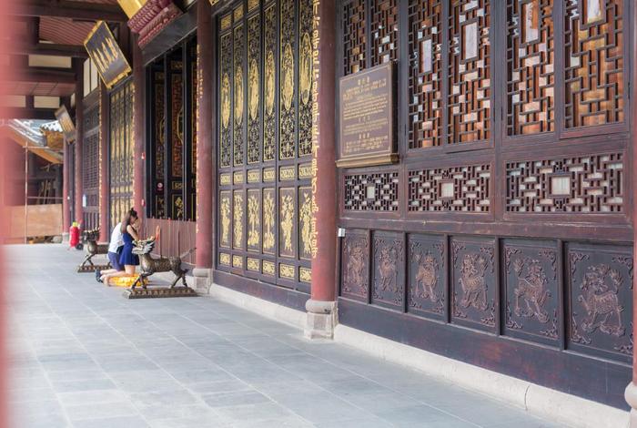 寺院的生活是什么样的；寺院的生活是什么样的图片