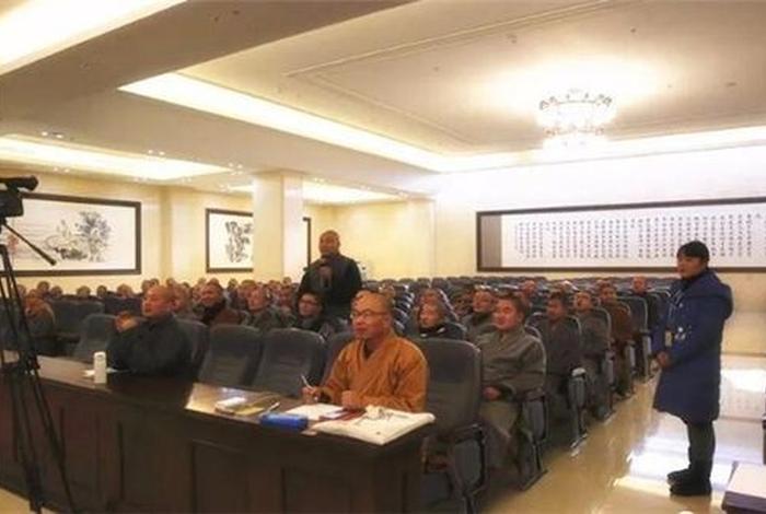 佛教小知识讲座心得体会 - 佛学知识讲座