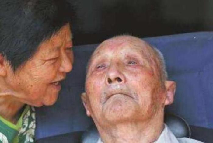 人临终的状态、人临终状态眼睛会不会发光发亮