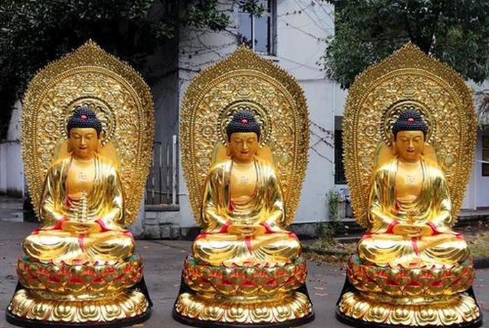 佛对大门，对门佛像对着我们家门