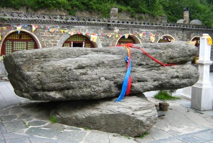 五台山佛教圣地；五台山佛教圣地石