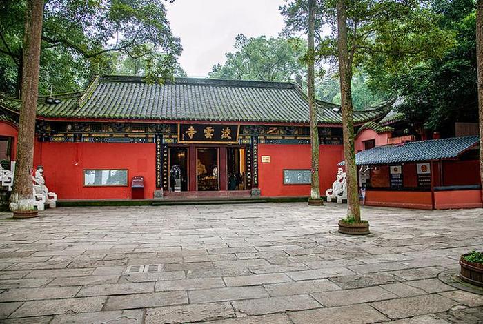 乐山佛教圣地图片；乐山佛寺