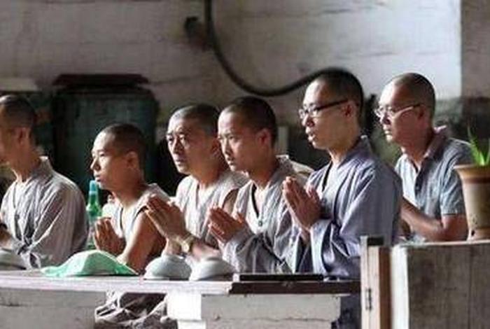 僧人要什么学历才能当上师；做僧人的条件