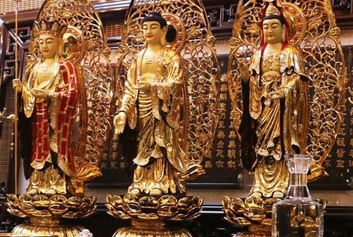 娑婆三圣佛像摆放位置、娑婆三圣是用一个香炉吗