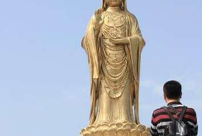 膜拜菩萨；拜菩萨一般口中默念什么