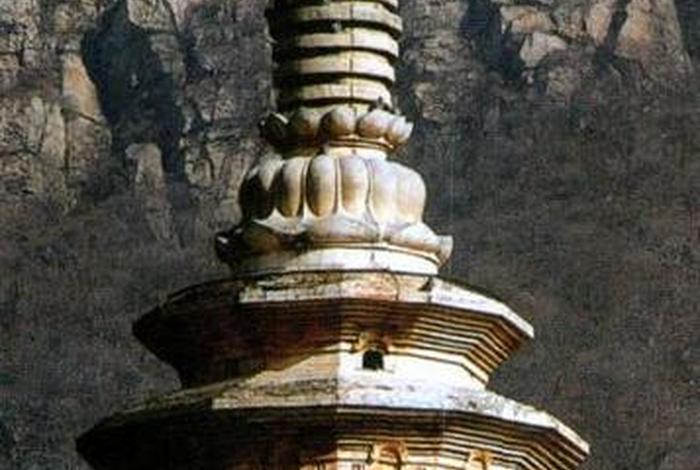 佛教早期 佛教早期建筑佛塔(窣堵波)的建筑特点？