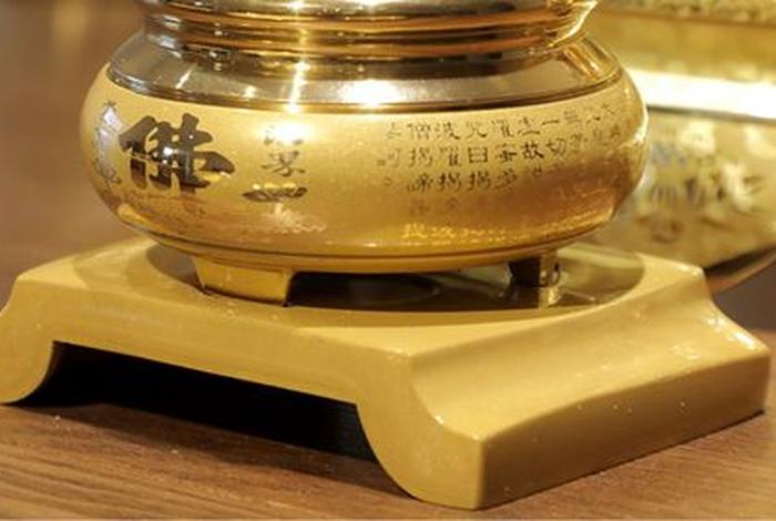 佛教香炉里面放什么最好，佛家香炉里放什么