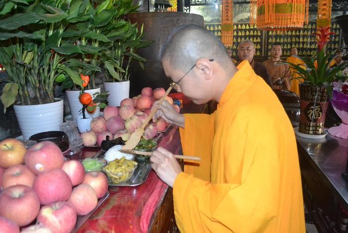 佛教上供仪轨完整视频；佛教上供视频大全