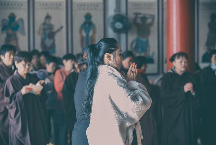 想去寺院皈依佛门要做何准备；去寺院皈依有什么要求