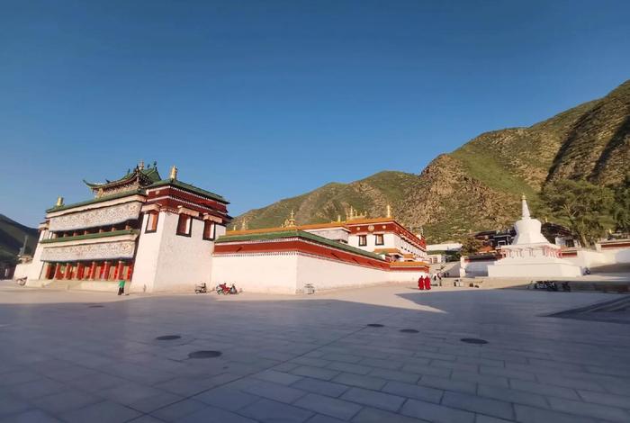 进入藏传佛教寺院有什么注意事项 - 进藏庙有什么讲究