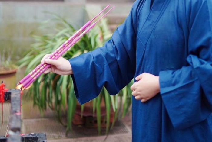 学佛人上香基本知识，学佛人上香基本知识视频