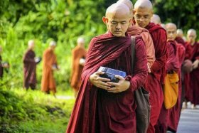 出家人的福报得有几代天子命 - 出家人的命运