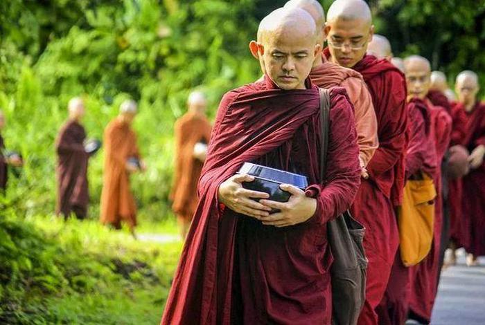 出家人的福报得有几代天子命 - 出家人的命运