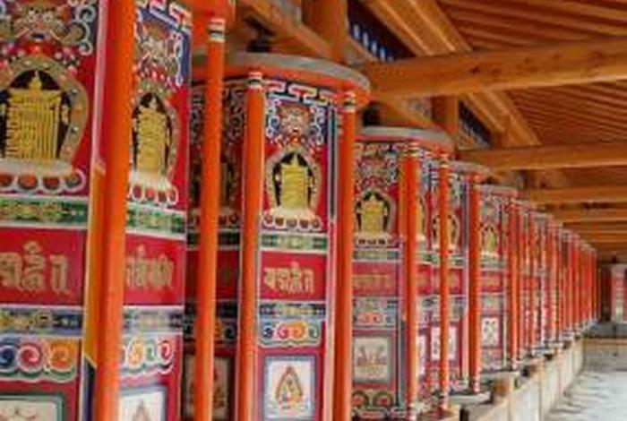 佛教知识长廊图片素材大全大图（佛教知识长廊图片素材大全大图无水印）