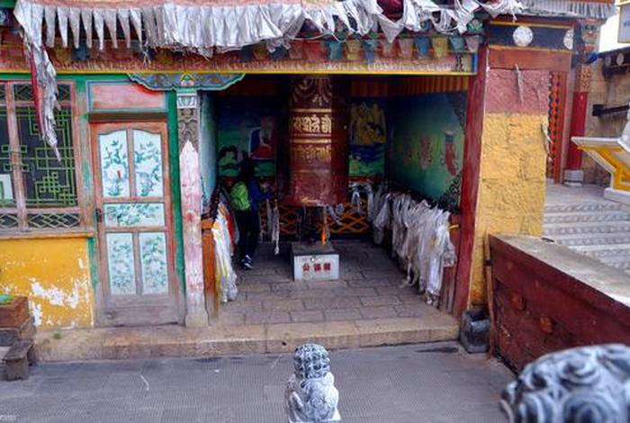 松赞林寺是有讲解人吗、松赞林寺是有讲解人吗为什么