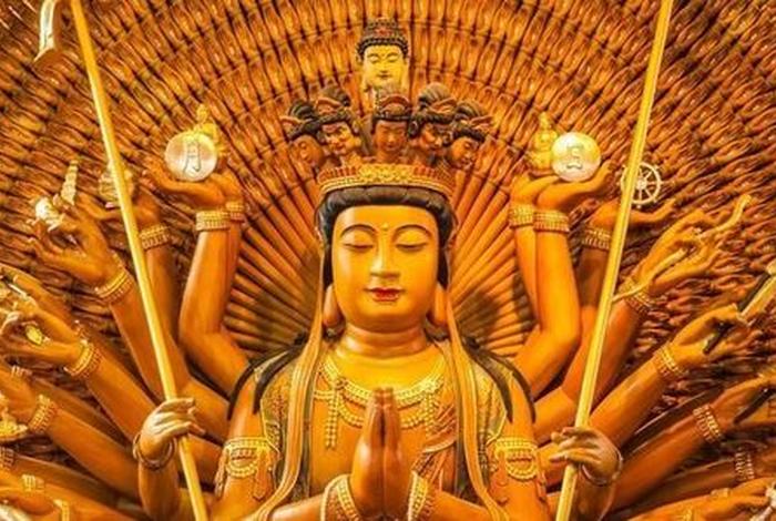 佛是神圣的吗，佛算是神吗