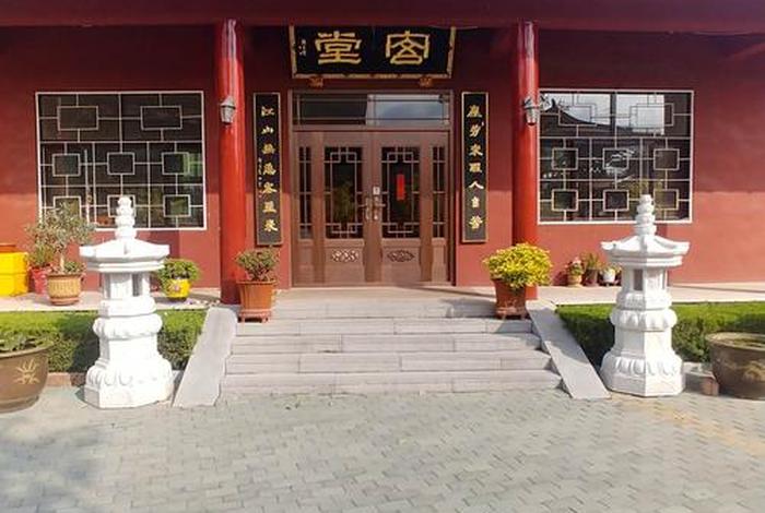 佛教寺院后堂是管什么的、寺院后门图片