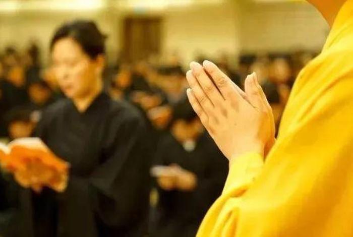 在家居士学佛，在家居士学佛首先要照顾好家庭