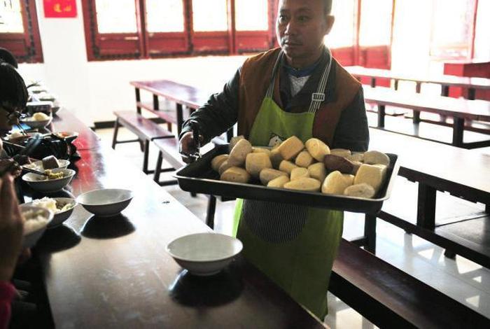 佛教寺院吃斋饭知识 寺庙吃斋饭后的感想