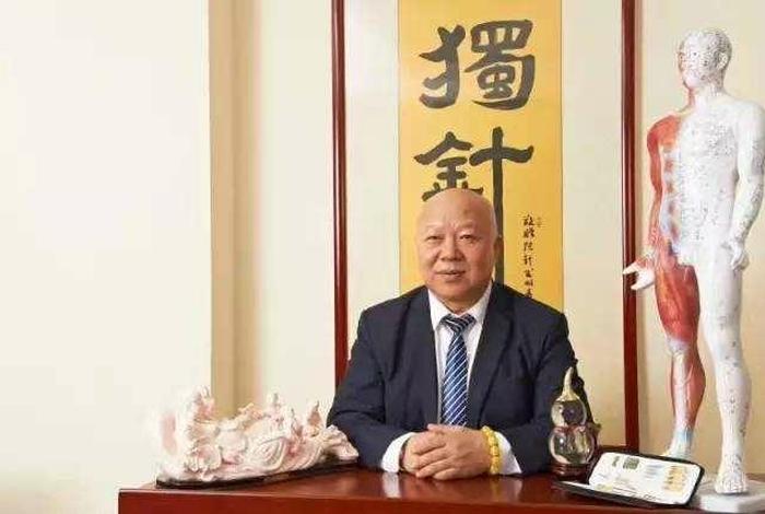 梦见师父给我发信息；梦见师父给我发信息不回