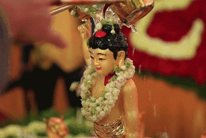 躺在床上看佛教视频可以吗 躺在床上看佛教视频可以吗有影响吗