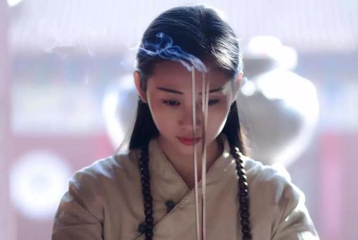 学佛的女生有种特别的气质 学佛的女人是什么气质