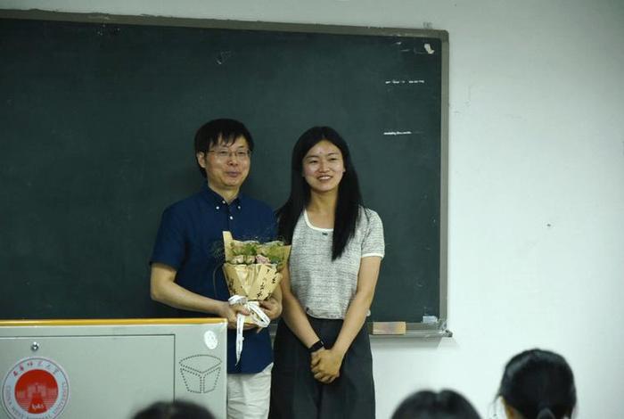 陕西师范大学教授讲佛学；陕西师范大学老教授