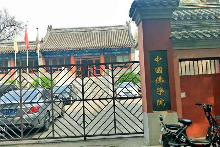 到哪里学佛教知识最好、哪里有学佛的寺庙