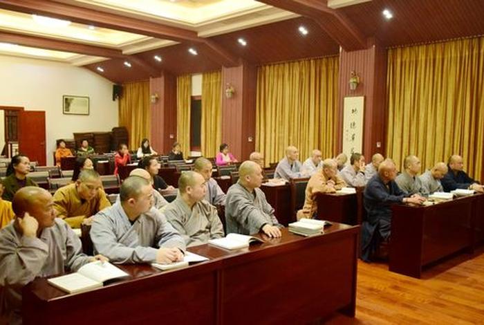 佛教理论知识讲座视频完整版；佛教讲堂