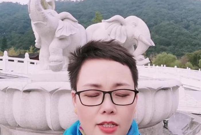 跟着师傅学修行（跟着师傅走,后面一句）