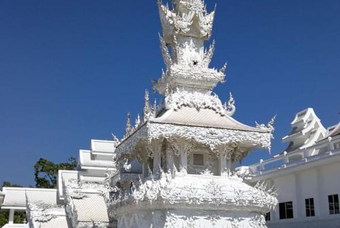 泰国佛教寺庙（泰国佛教寺庙中之艺术瑰宝一白庙蓝庙）