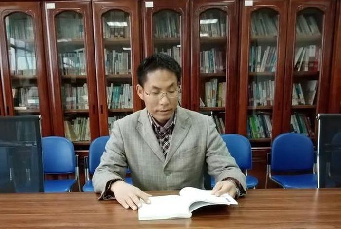 陕西师范大学教授讲佛学；陕西师范大学老教授