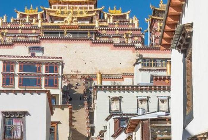 香格里拉的藏传佛教寺庙，香格里拉佛教圣地
