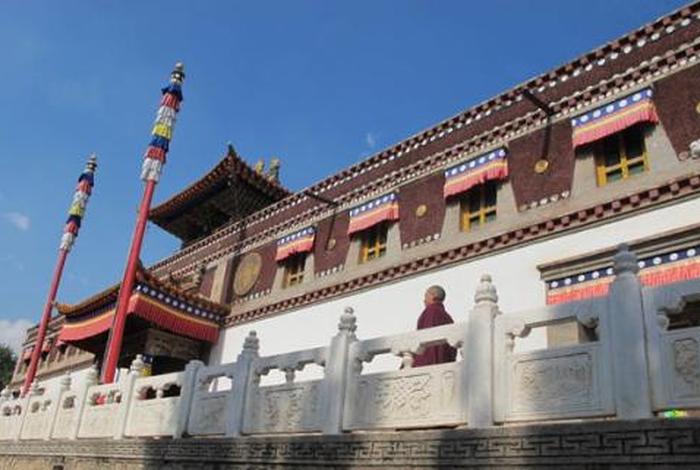 藏传佛教格鲁派的六大寺院 藏传佛教格鲁派六大寺院简介