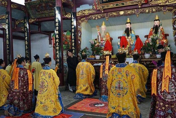 为什么佛教道教都有法力；道教为什么没有佛教发展的好