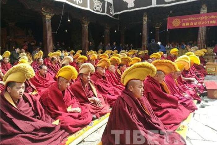 藏传佛教格鲁派六大寺院有哪些、藏传佛教格鲁派的六大寺