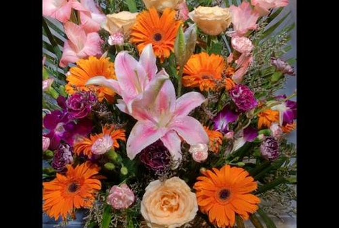 佛前供花要说什么、佛前供花是什么意义