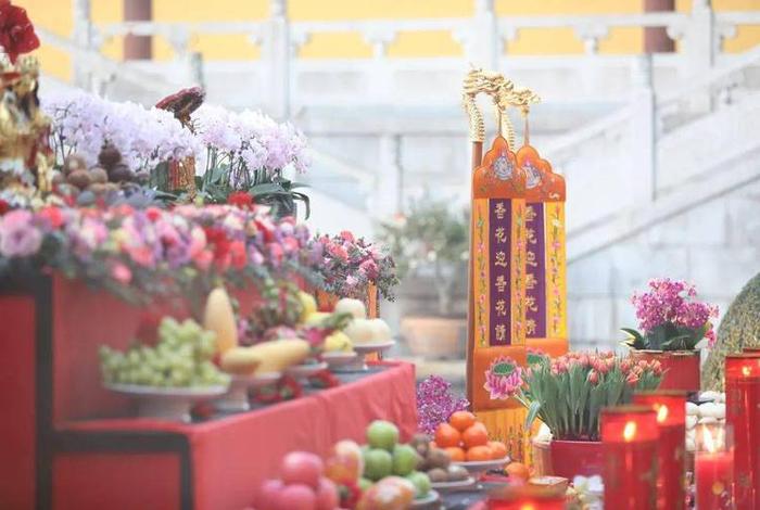 佛教四事供养什么意思、四事供养图片