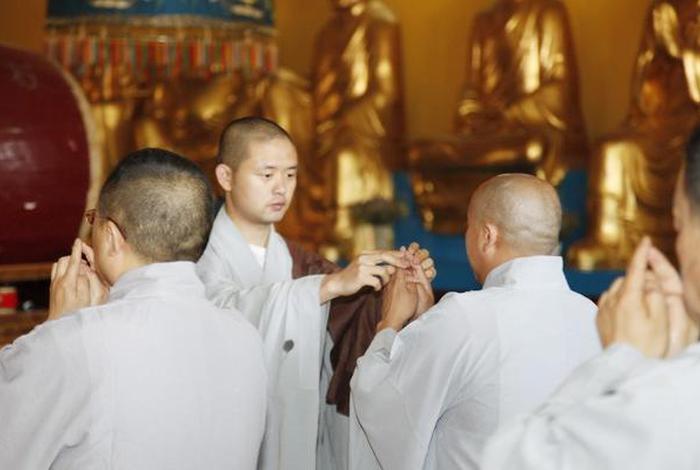 居士能主法做佛事吗、居士可以成佛吗