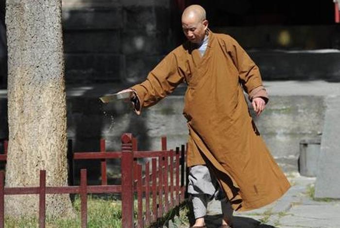 何谓僧人（僧人还是僧人）