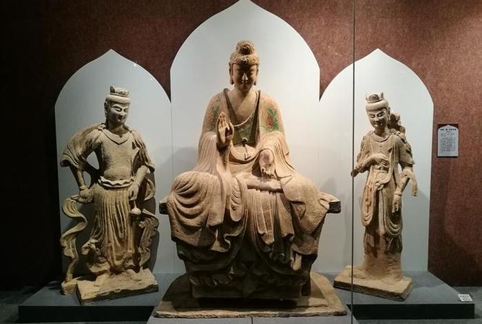 石窟佛像雕塑，石窟寺雕塑