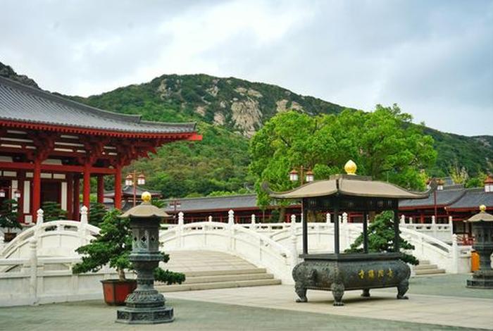 到哪里学佛教知识最好、哪里有学佛的寺庙