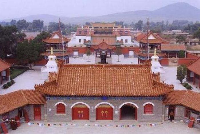 阜新哪个藏传佛教寺院，阜新佛寺在哪