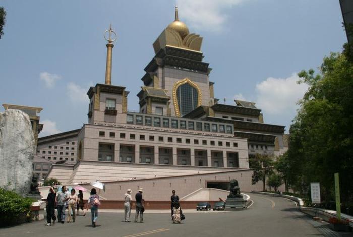台湾中台禅寺所属学校，台中 禅寺