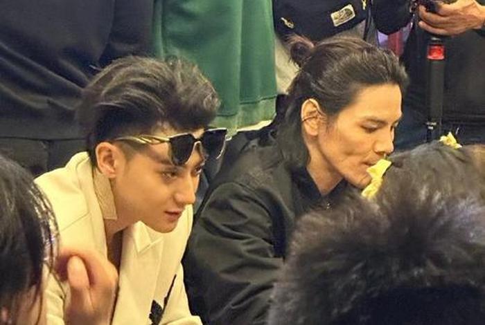 向佐为人、向佐干啥的