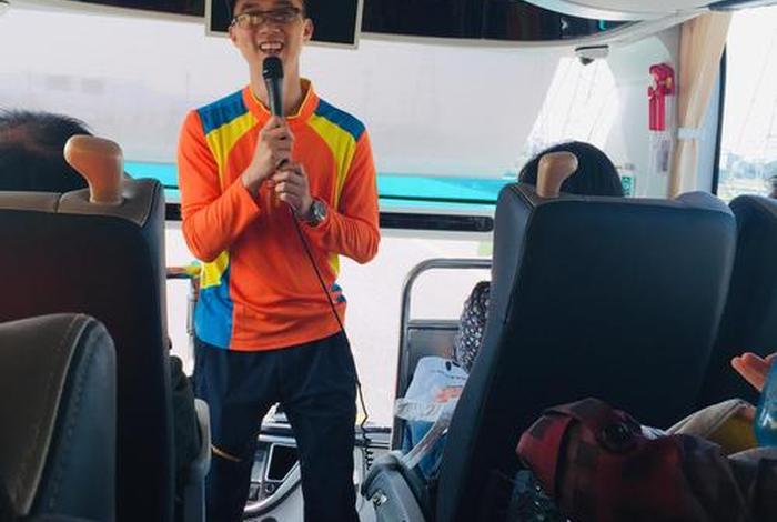 小视频讲佛的导游是谁，导游小哥的解说说佛