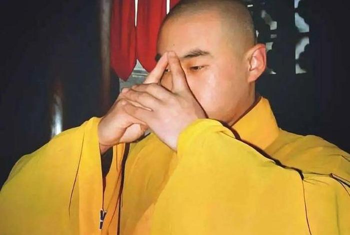佛教中的顶礼是什么意思，佛教中的顶礼怎么做的